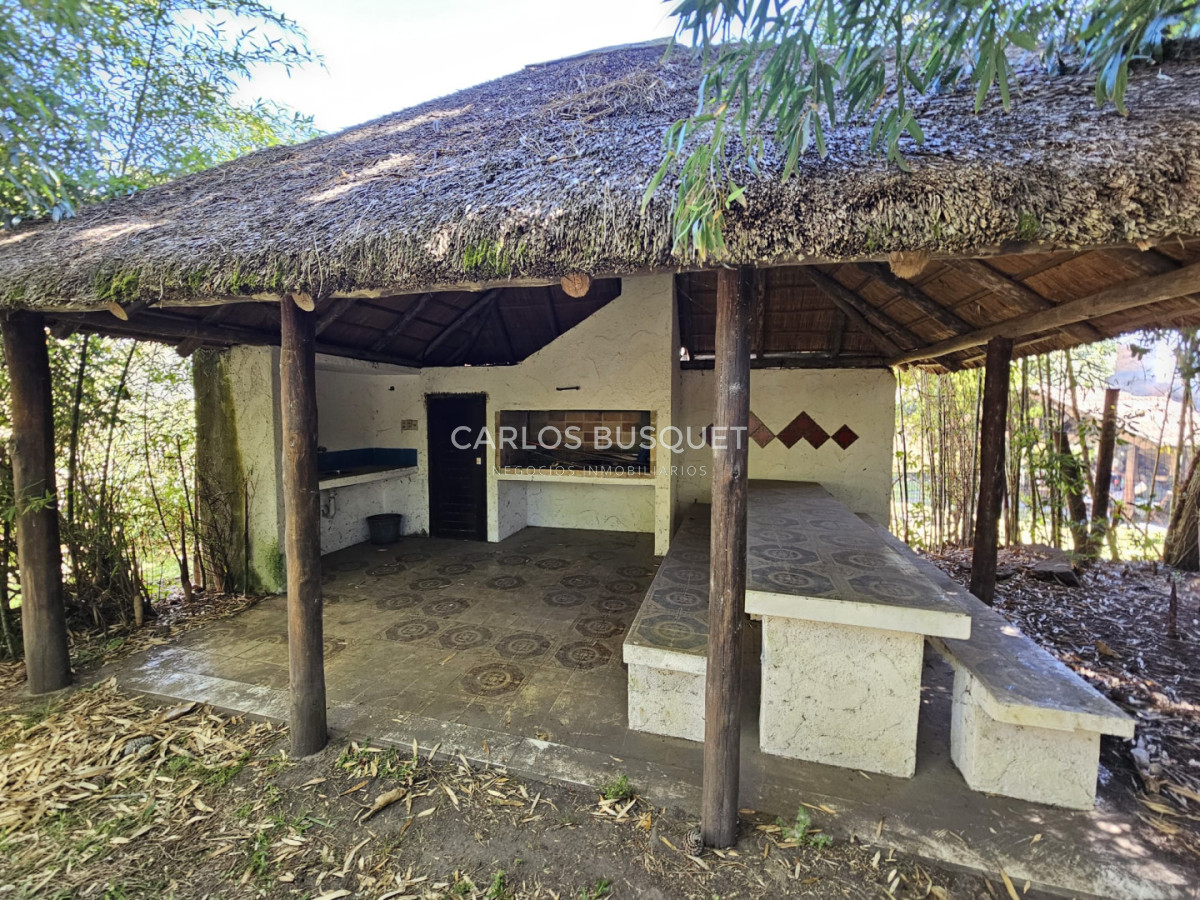 Casa ID.1512 - Casa en venta en barrio Lugano