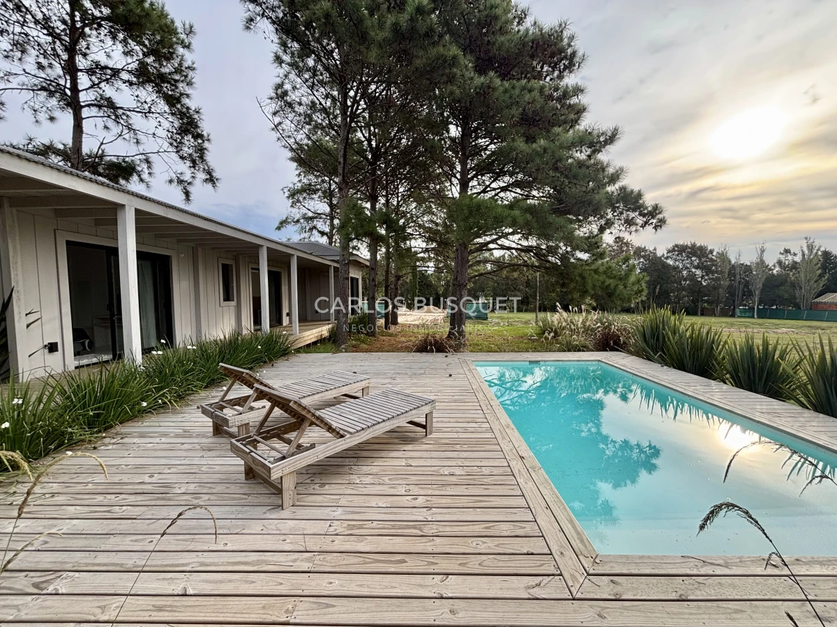 Casa ID.1094 - Casa en venta de 4 dormitorios en la Barra, Barrio Don Miguel 