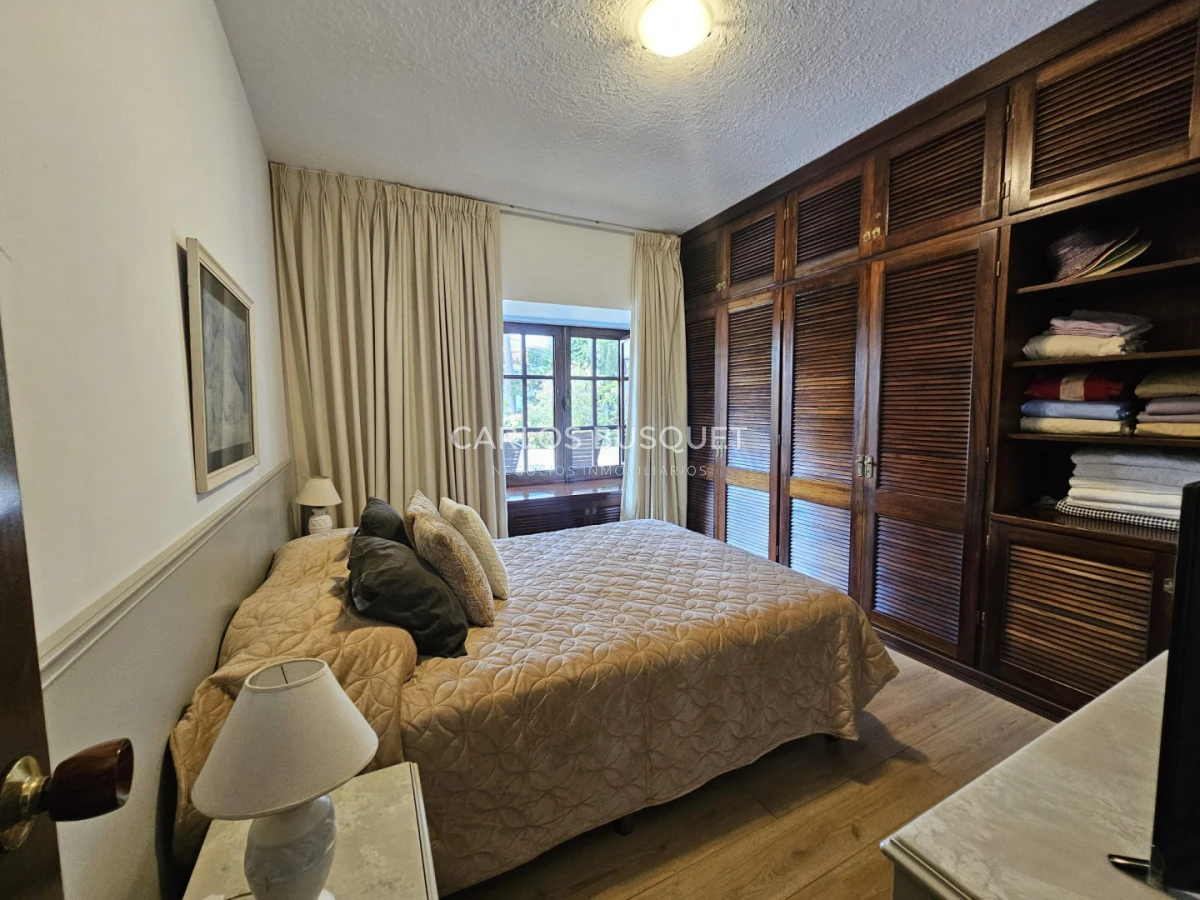 Casa ID.1513 - Gran casa en venta en zona comercial de Lugano San Rafael