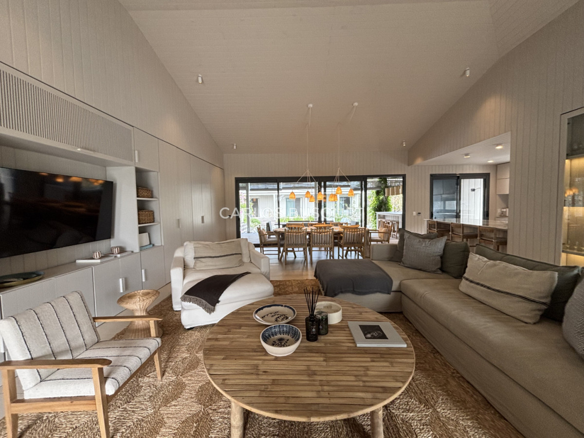 Casa ID.1655 - Casa en venta de 5 dormitorios en suite en Pinar del Faro, José Ignacio