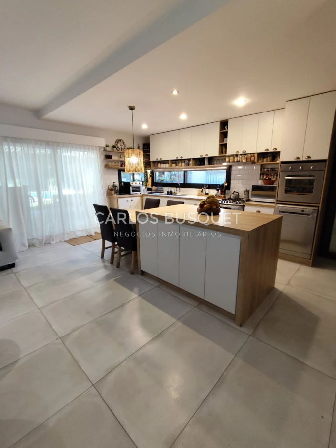 Casa ID.1389 - Casa en venta en barrio privado La Residence de 4 dormitorios 