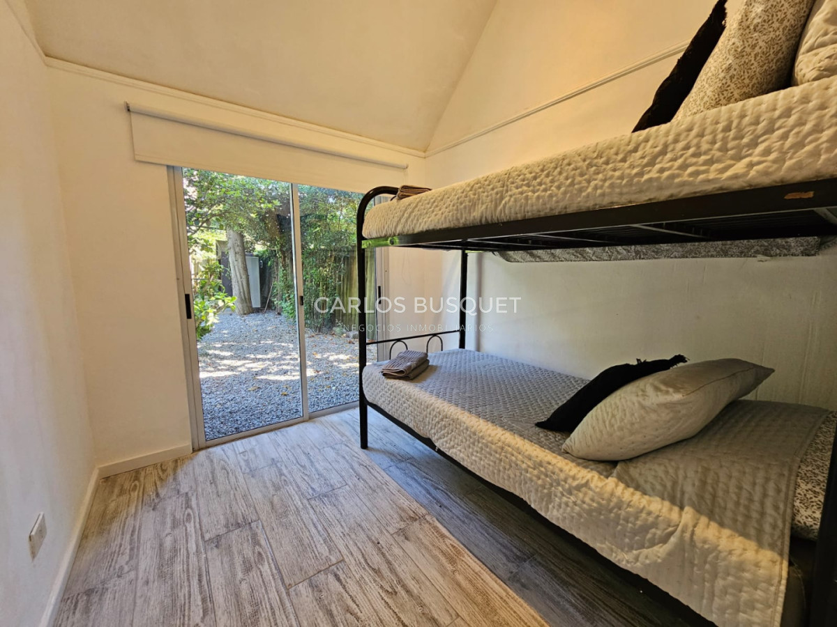 Casa ID.796 - Casa en alquiler temporal 4 dormitorios, Piscina Climatizada Punta Del Este, playa Brava 