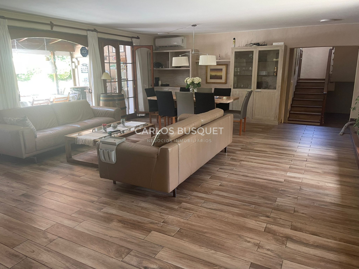 Casa ID.885 - Hermosa casa ubicada en Playa Mansa Punta Del Este