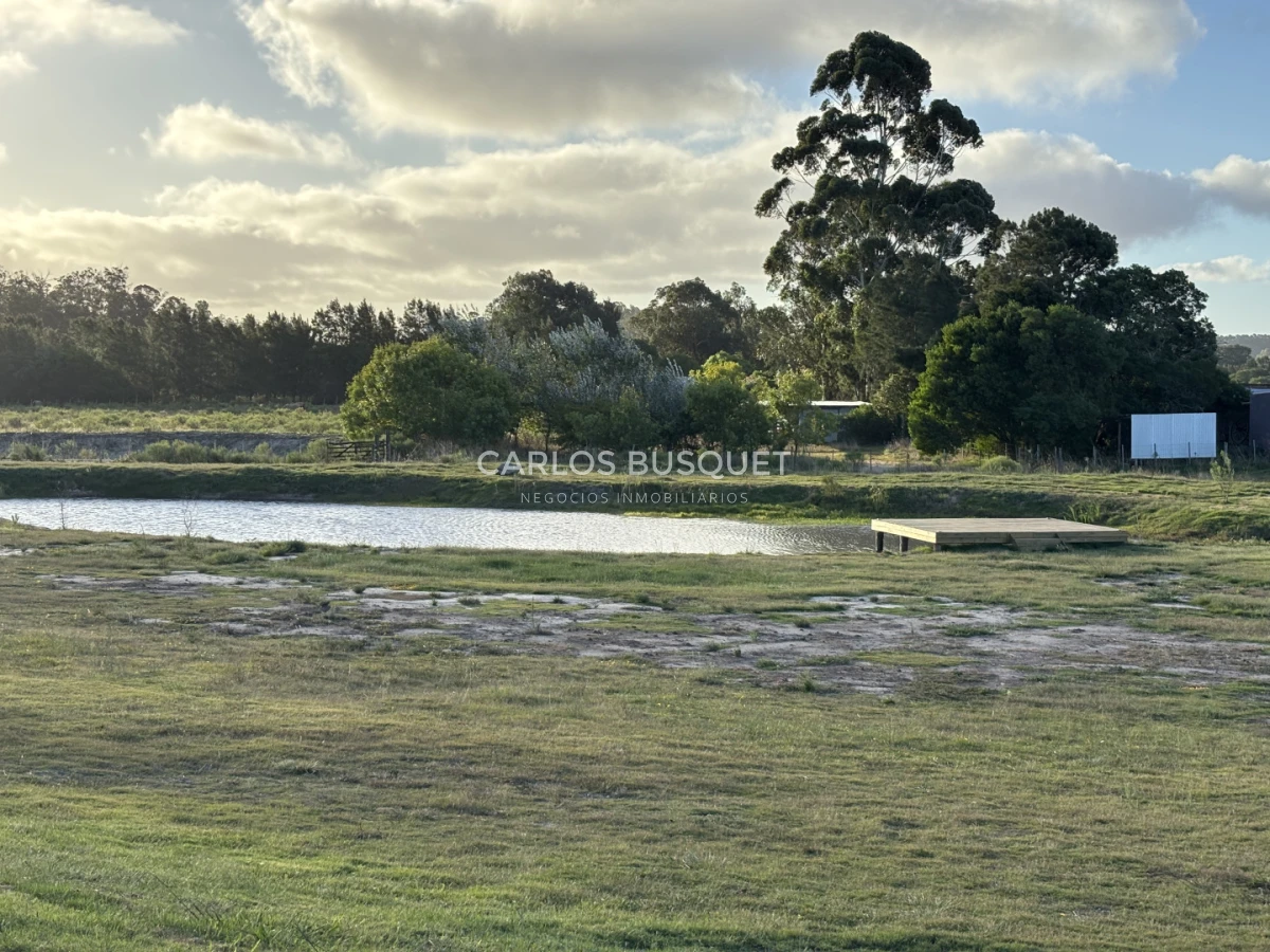 Casa ID.1296 - Chacra en alquiler temporal de 5 dormitorios, en Camino Medellin