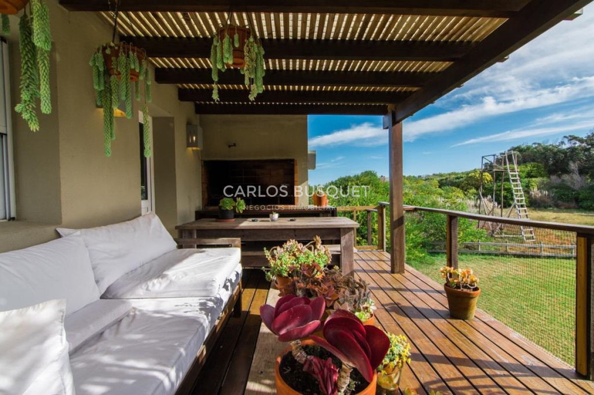 Casa ID.137 - Espectacular Casa en venta de 4 dormitorios, frente al mar en Santa Monica!