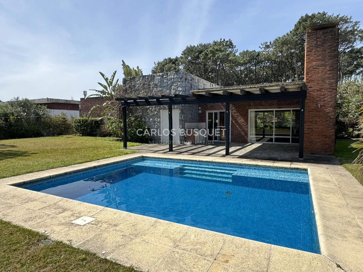 Casa ID.739 - Casa en alquiler temporal de 4 dormitorios en playa Brava 