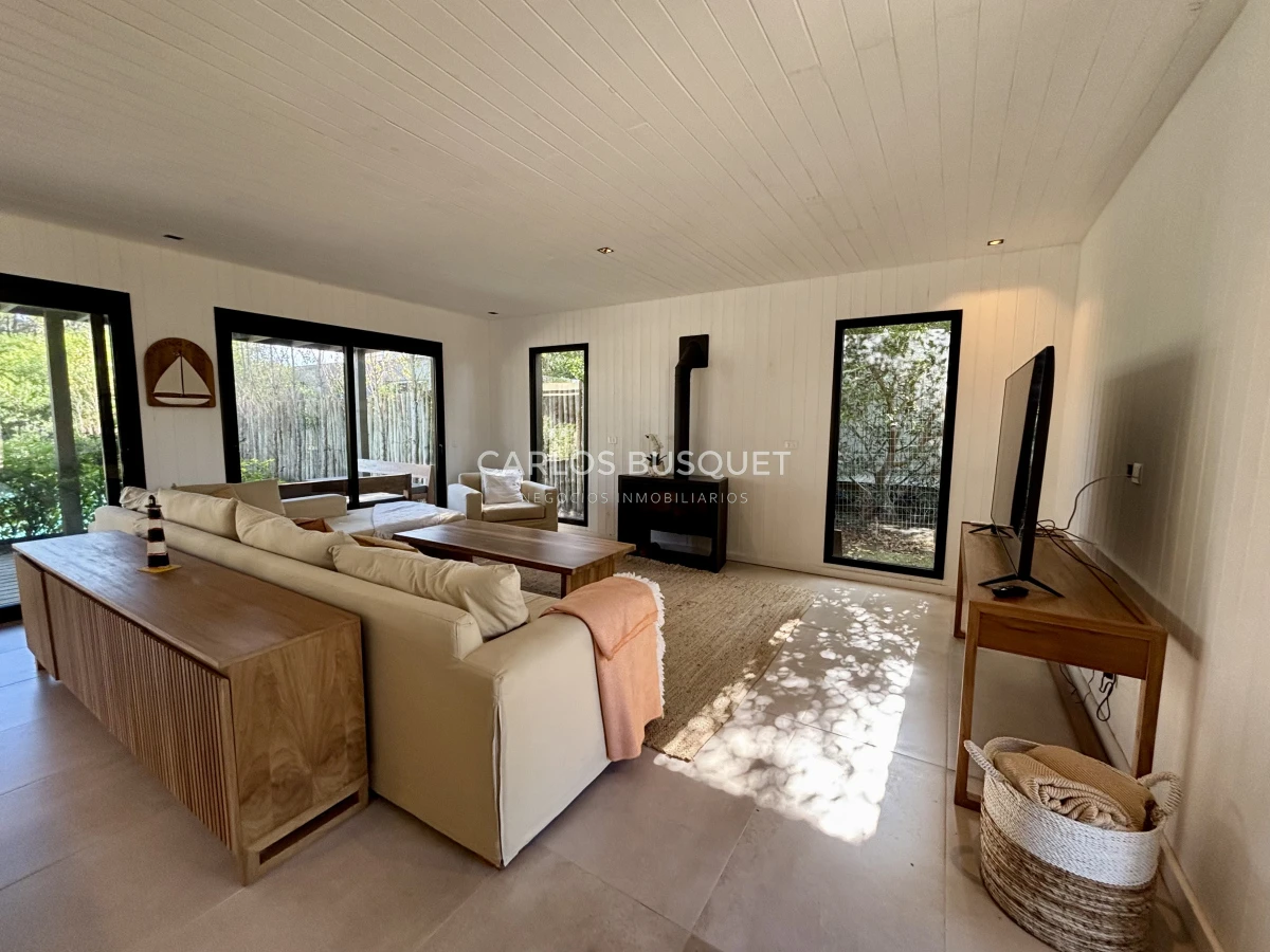 Casa ID.1034 - Casa en alquiler temporal de 4 dormitorios en Jose Ignacio, barrio cerrado Pinar del Faro