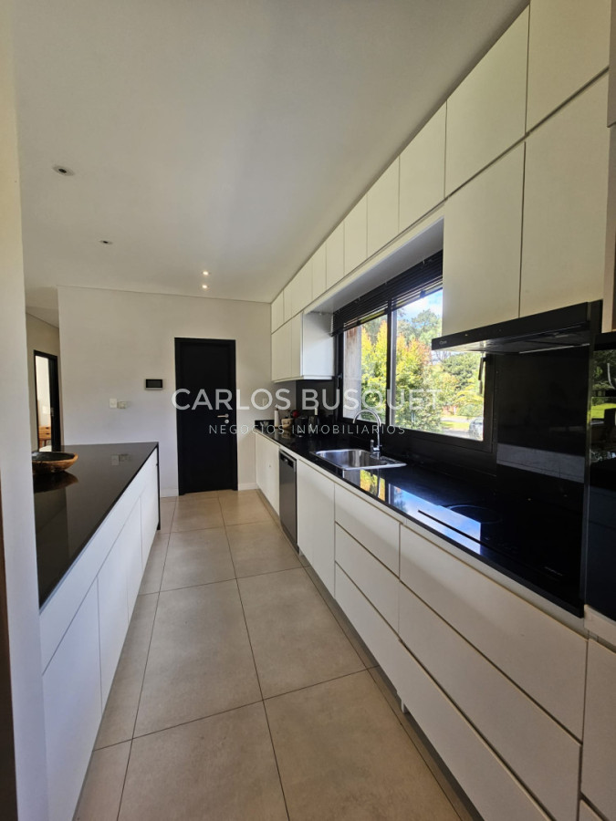Casa ID.1810 - Venta de casa, 3 dormitorios en San Rafael, Punta Del Este