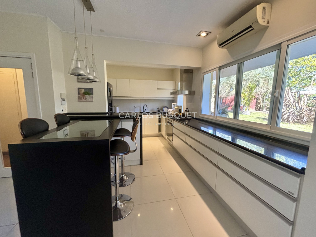 Casa ID.703 - Casa en alquiler temporal de 5 dormitorios en zona Cantegril