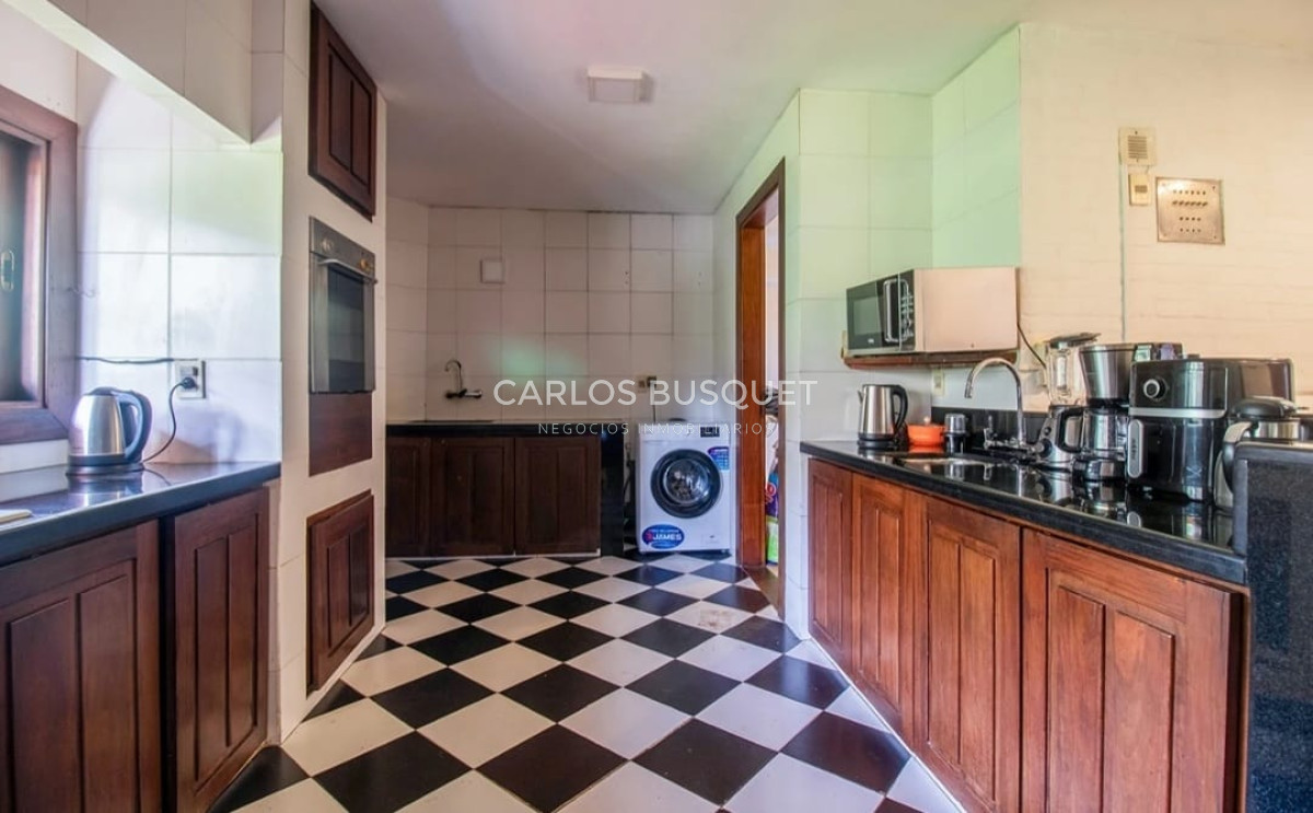 Casa ID.1297 - Espectacular mansion en barrio Berverly hills en venta Punta del este