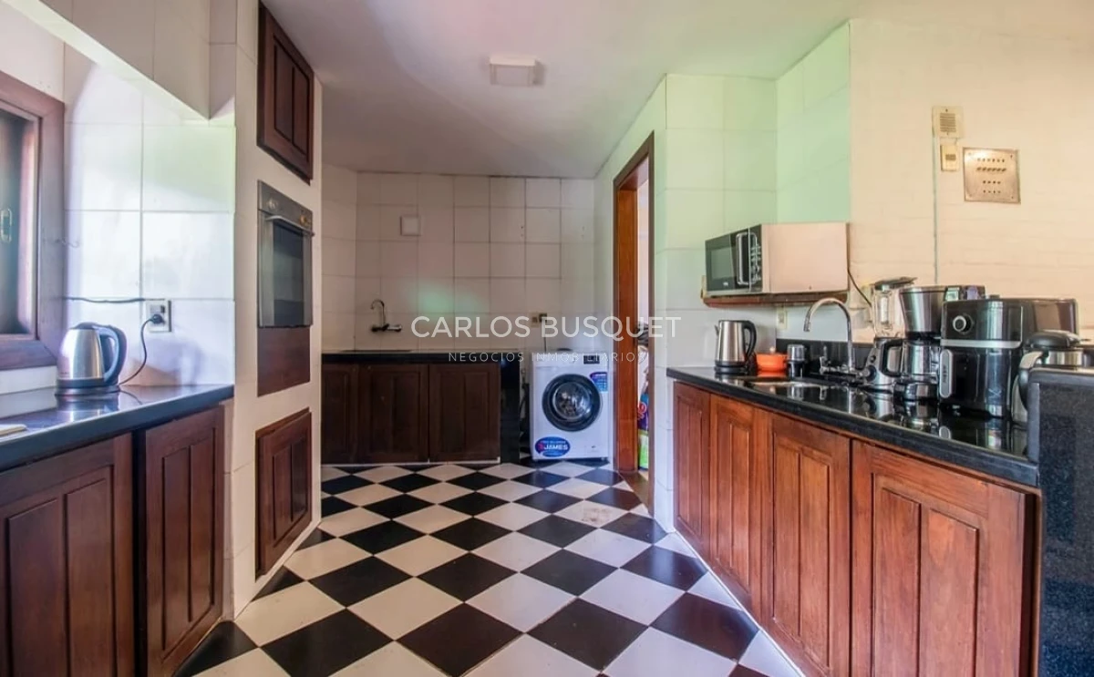 Casa ID.1297 - Espectacular mansion en barrio Berverly hills en venta Punta del este