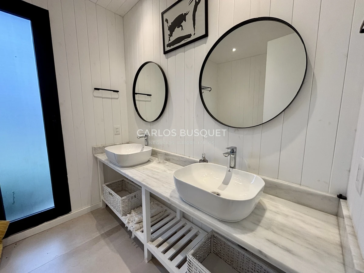 Casa ID.1094 - Casa en venta de 4 dormitorios en la Barra, Barrio Don Miguel 