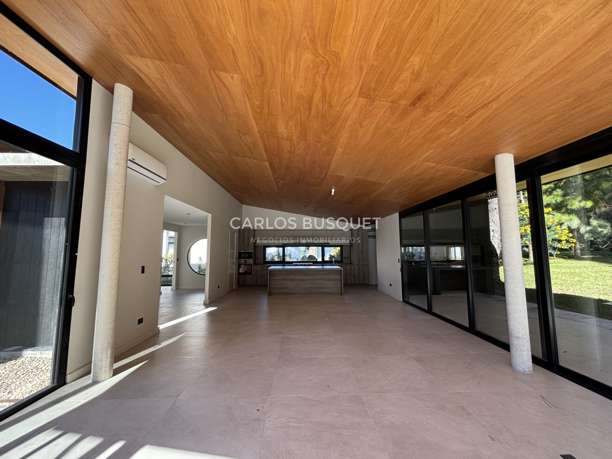 Casa ID.891 - Casa en venta de 4 dormitorios, en Rincon del Indio 