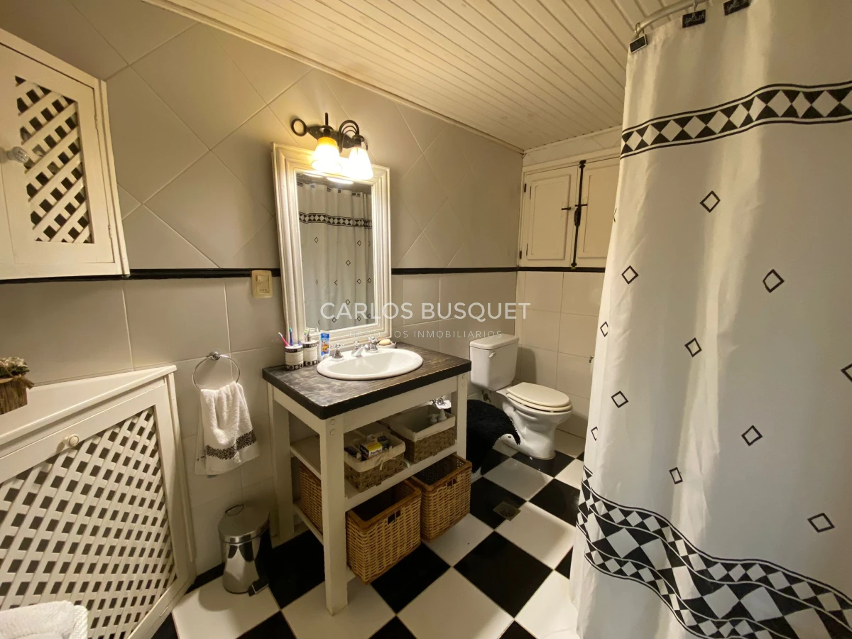 Casa ID.399 - Venta Chacra de 5 hectáreas con casa de 6 dormitorios, en Camino Medellin