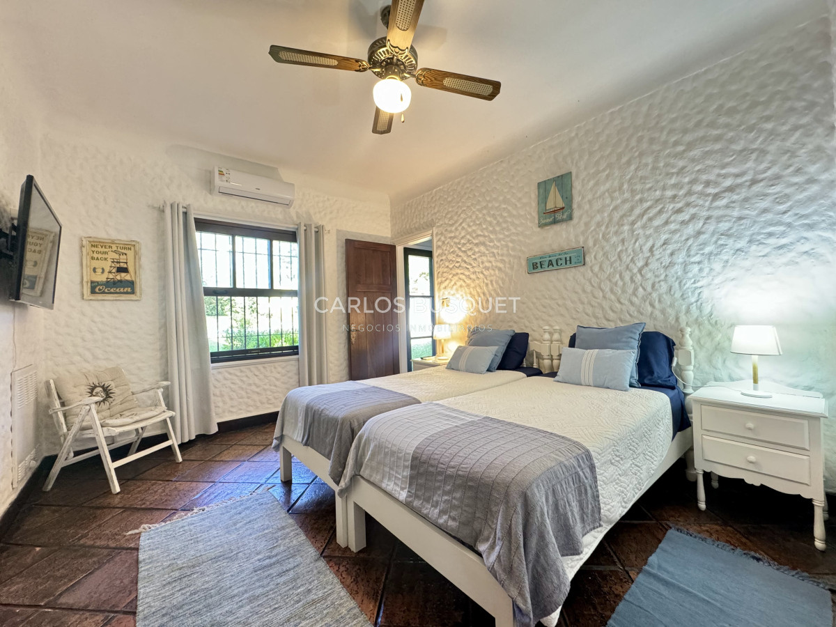 Casa ID.753 - Casa en venta de 6 dormitorios en Playa Mansa