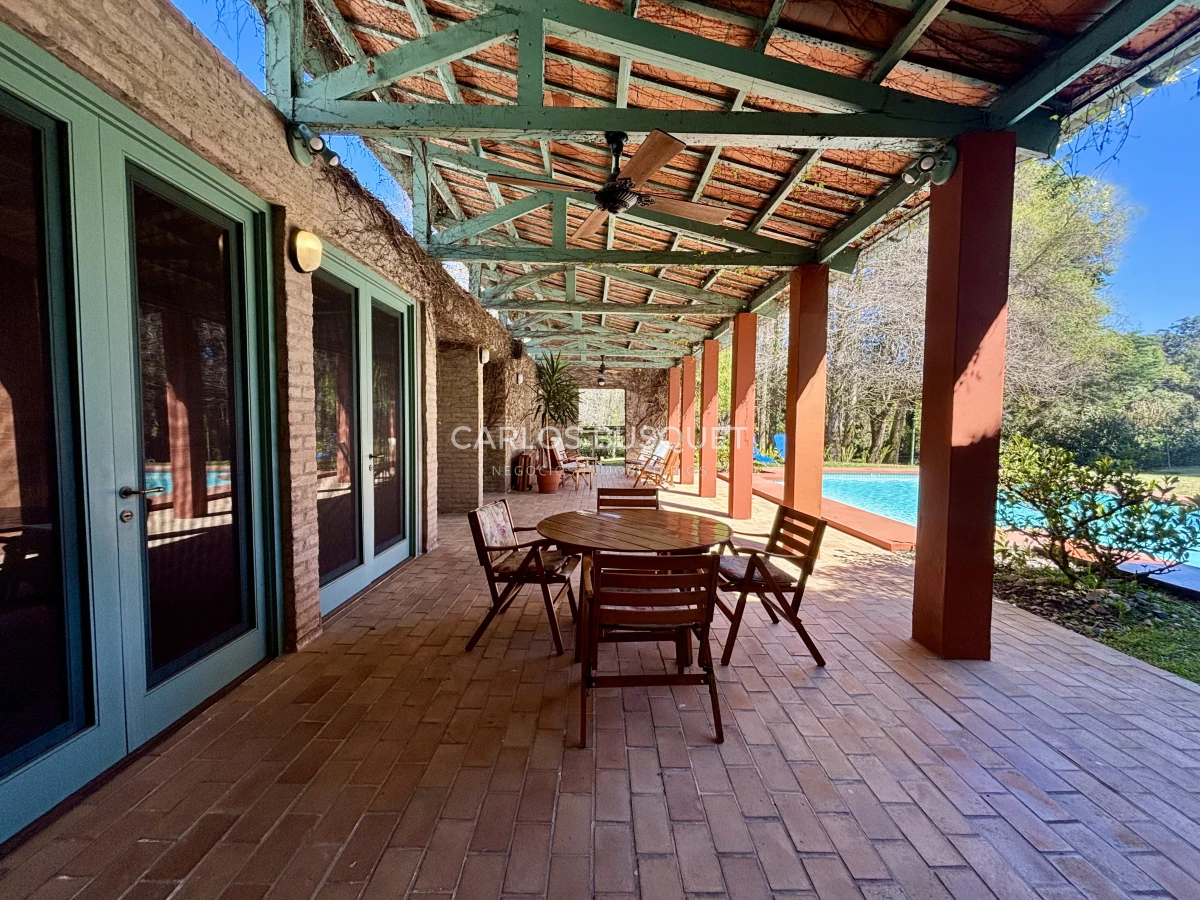Casa ID.1311 - Venta casa de 5 dormitorios en barrio Golf, Punta del Este