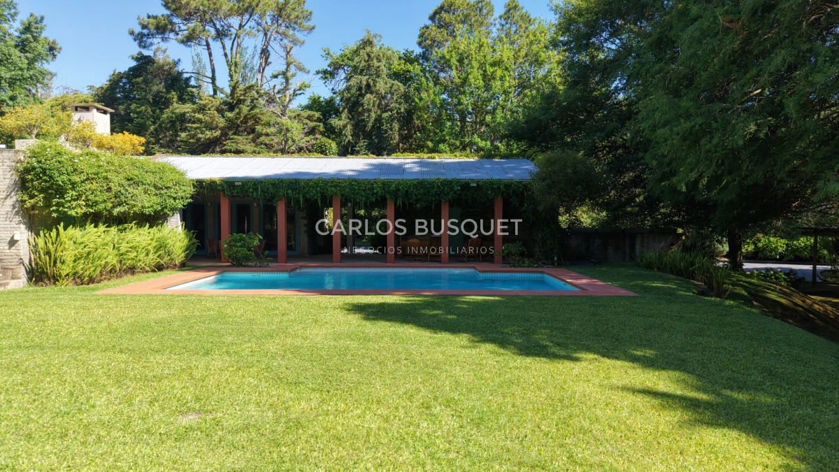 Casa ID.1311 - Venta casa de 5 dormitorios en barrio Golf, Punta del Este