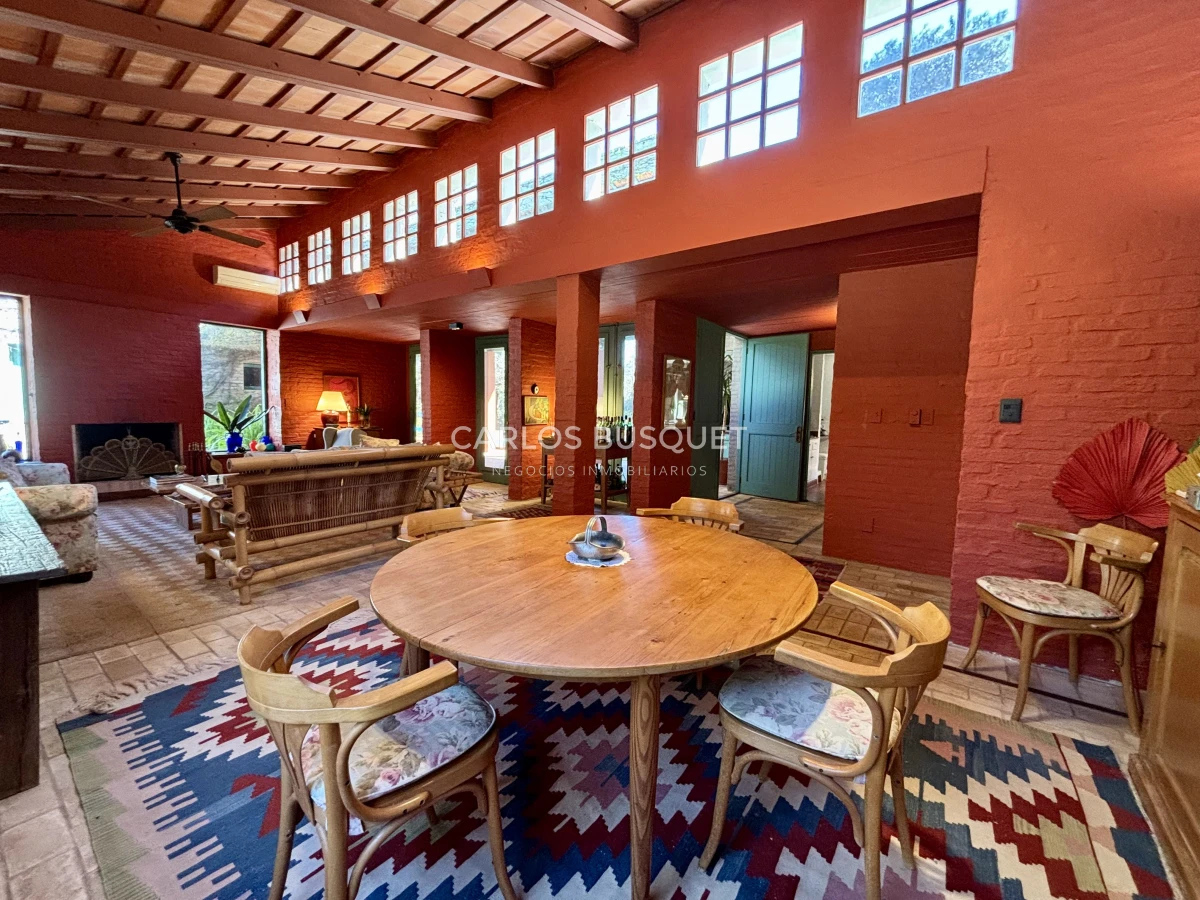 Casa ID.1311 - Venta casa de 5 dormitorios en barrio Golf, Punta del Este