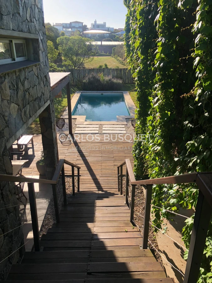 Casa ID.837 - Casa en alquiler temporal de 4 dormitorios en Jose Ignacio, Club de Mar