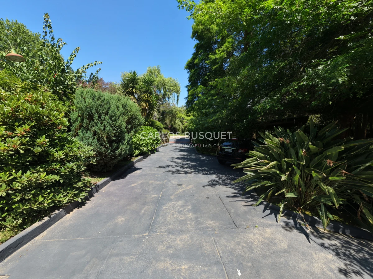 Casa ID.1311 - Venta casa de 5 dormitorios en barrio Golf, Punta del Este