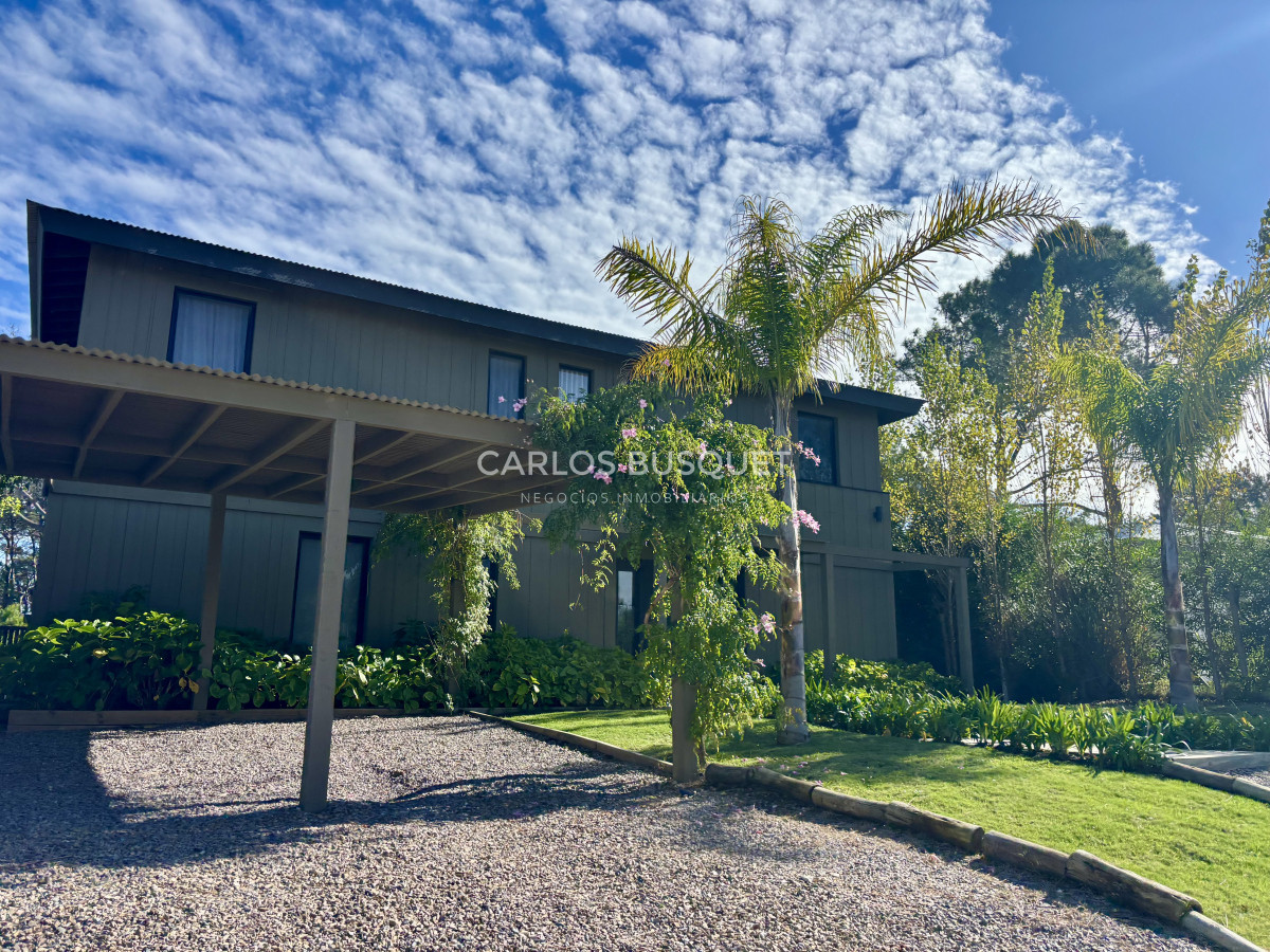 Casa ID.1034 - Casa en venta de 4 dormitorios en Jose Ignacio, barrio cerrado Pinar del Faro