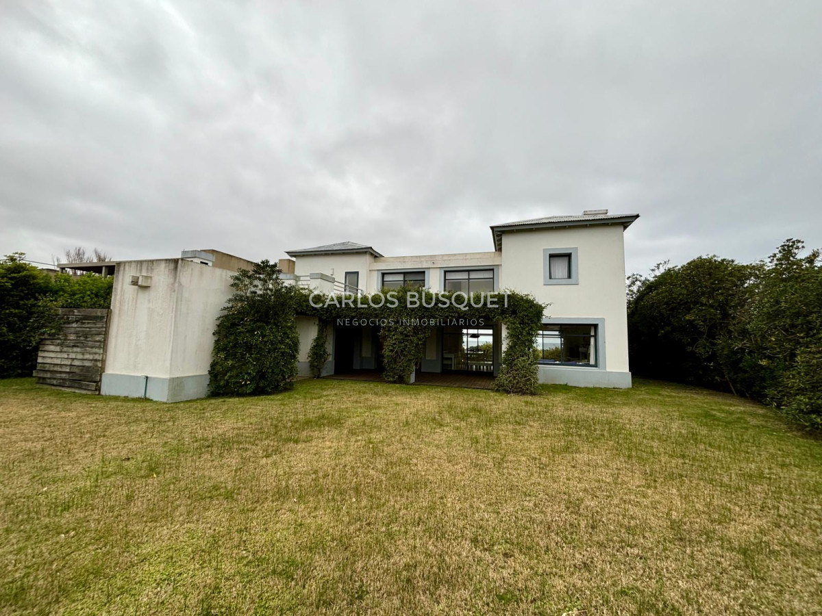 Casa ID.721 - Casa en alquiler temporal de 5 dormitorios en Club de Mar, Jose Ignacio 