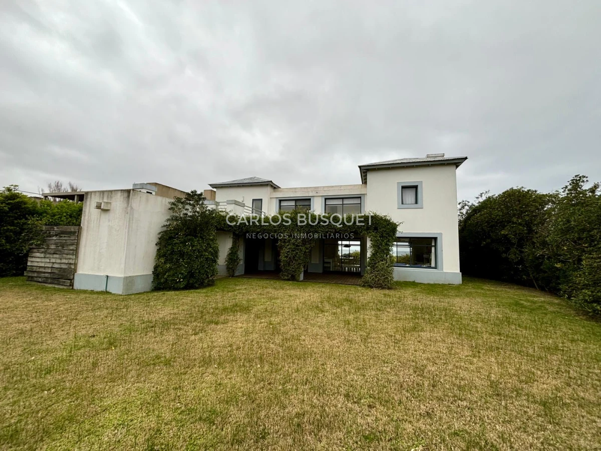 Casa ID.721 - Casa en alquiler temporal de 5 dormitorios en Club de Mar, Jose Ignacio 