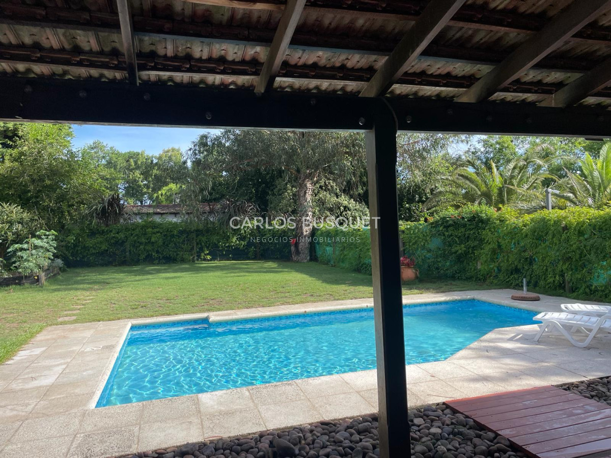 Casa ID.1262 - Casa en alquiler de temporada en barrio Lugano Punta del este 3 dormitorios con piscina