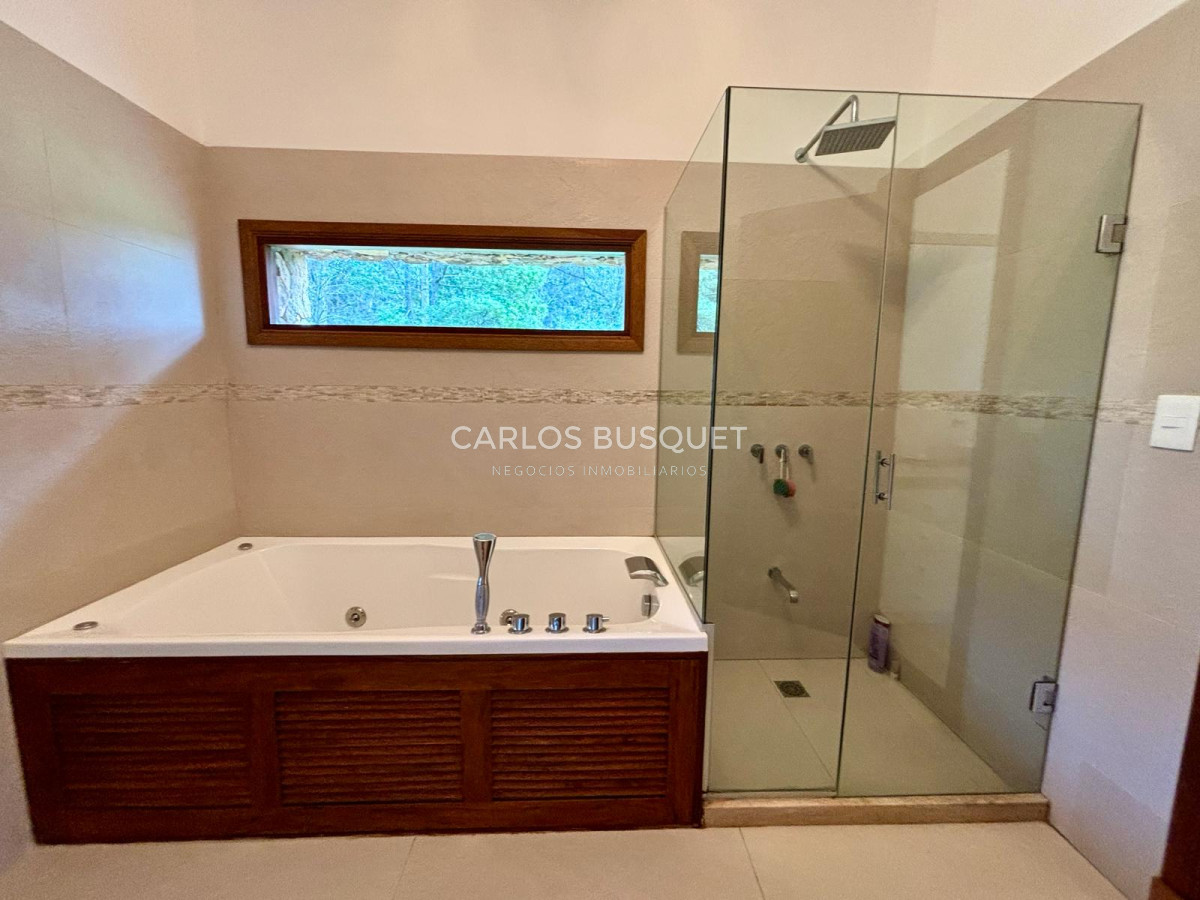 Casa ID.516 - Casa en venta de 2 dormitorios en Punta Ballena