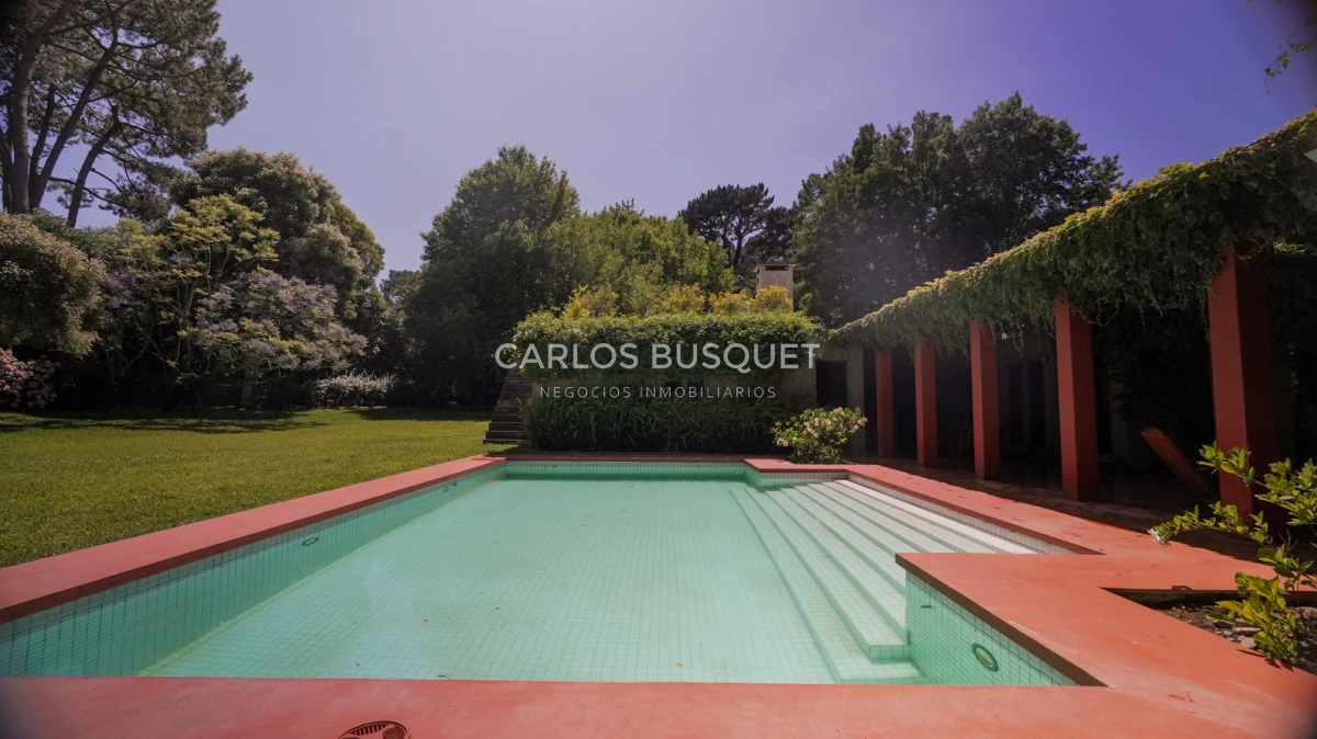 Casa ID.1311 - Venta casa de 5 dormitorios en barrio Golf, Punta del Este