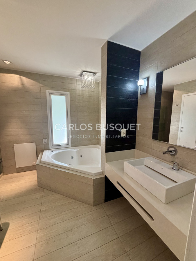 Casa ID.703 - Casa en alquiler temporal de 5 dormitorios en zona Cantegril