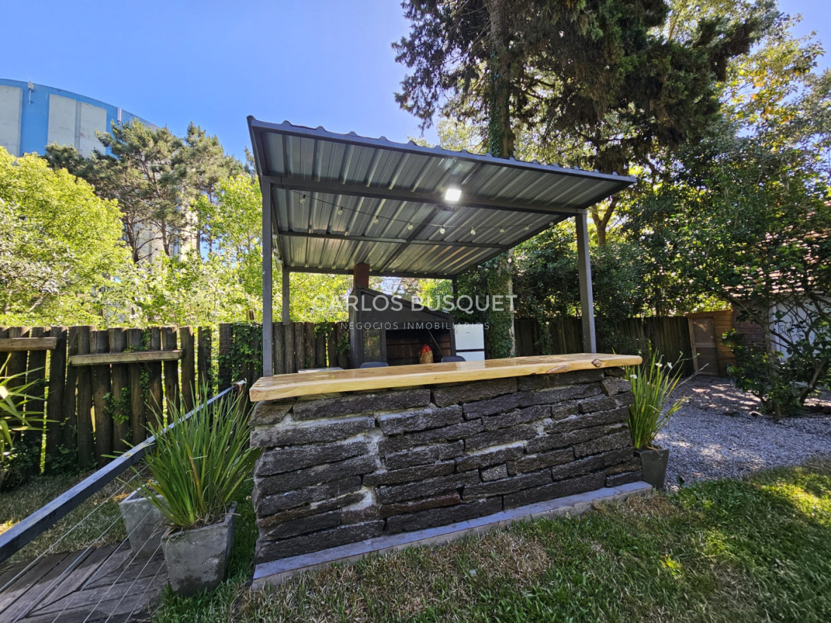 Casa ID.796 - Casa en alquiler temporal 4 dormitorios, Piscina Climatizada Punta Del Este, playa Brava 