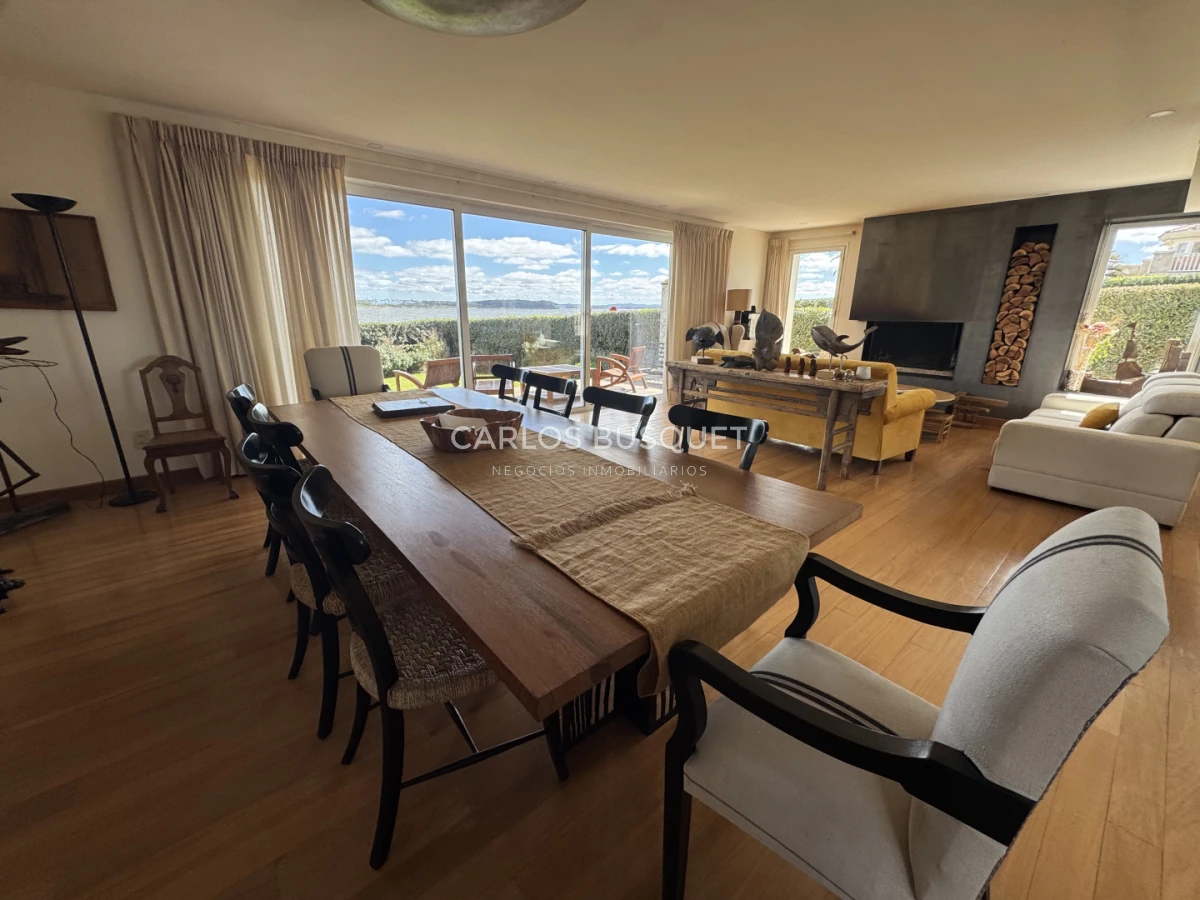 Casa ID.1808 - Casa de 4 dormitorios en venta en Peninsula