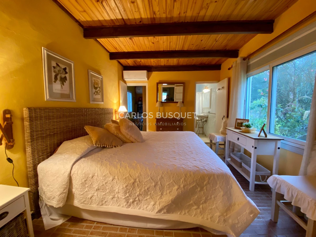 Casa ID.399 - Venta Chacra de 5 hectáreas con casa de 6 dormitorios, en Camino Medellin