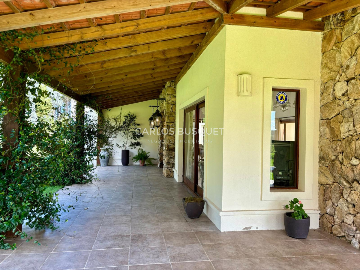 Casa ID.516 - Casa en venta de 2 dormitorios en Punta Ballena