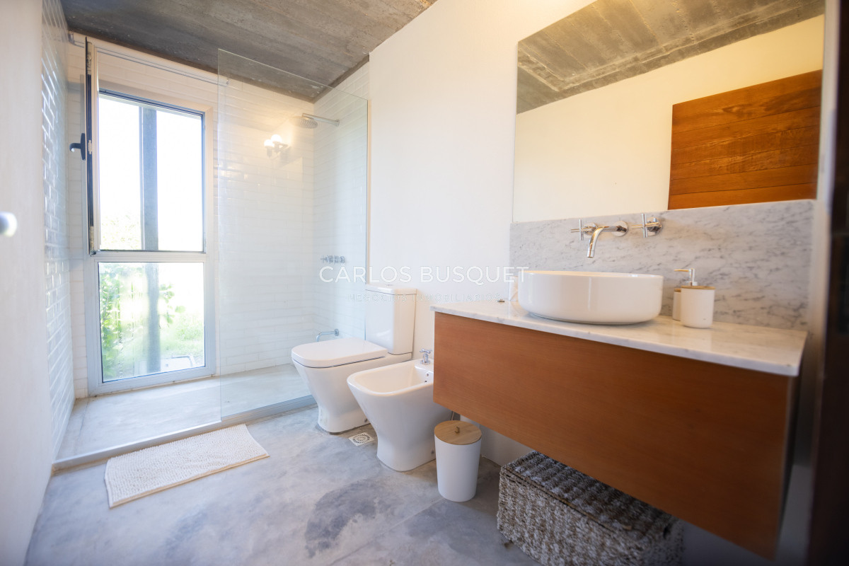 Casa ID.244 - Casa en Venta, de 6 dormitorios, en Santa Monica, sobre el mar