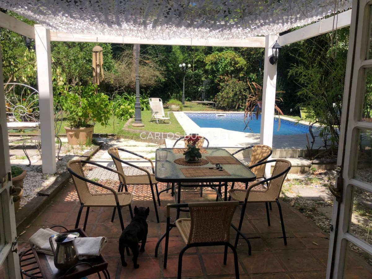Casa ID.1071 - Casa en venta de 4 dormitorios en Pinares