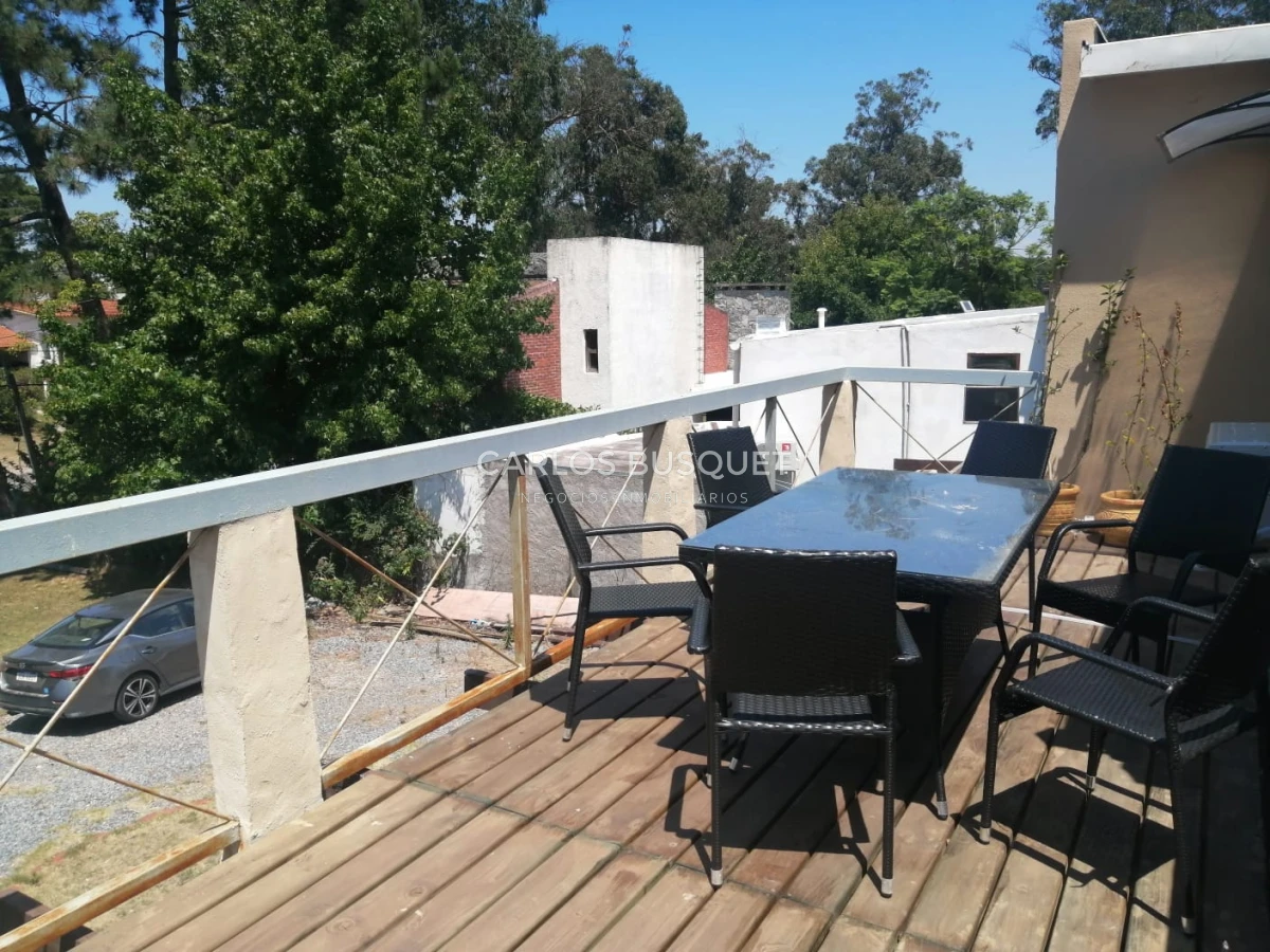 Casa ID.1040 - Casa en venta de 3 dormitorios en Pinares con Piscina