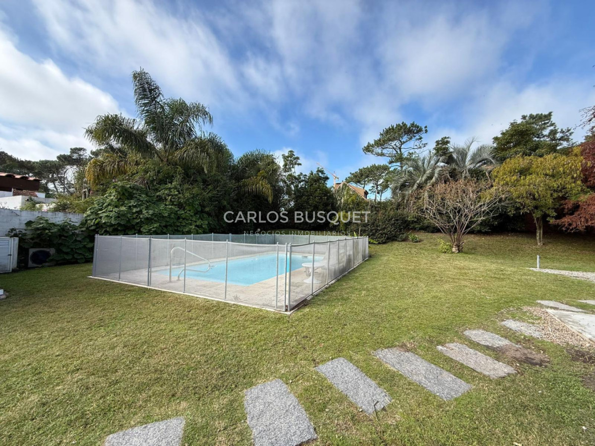 Casa ID.1807 - Alquiler temporal de casa 4 dormitorios con piscina en San Rafael Punta Del Este