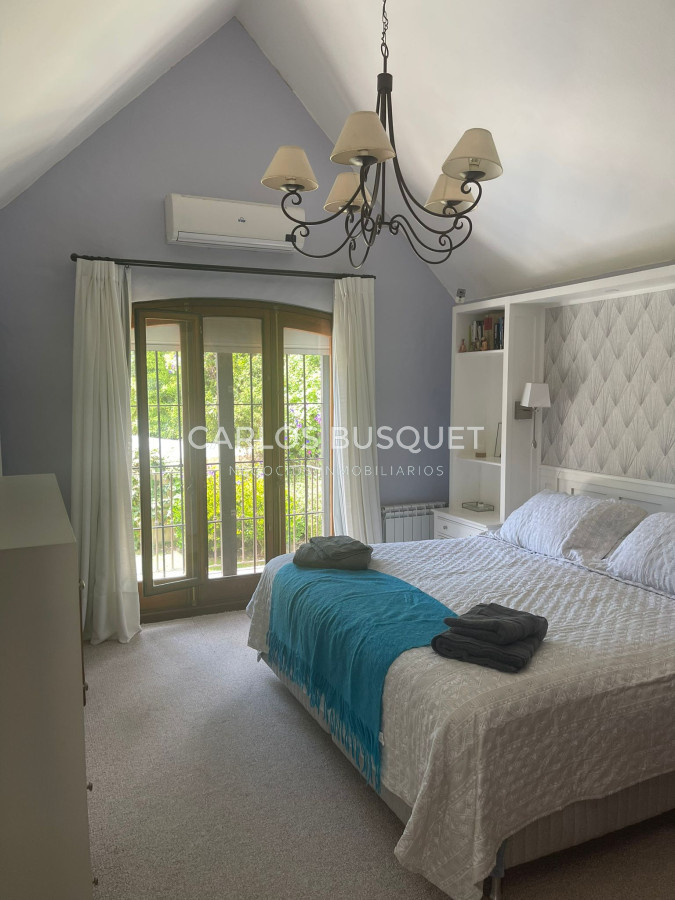 Casa ID.885 - Hermosa casa ubicada en Playa Mansa Punta Del Este