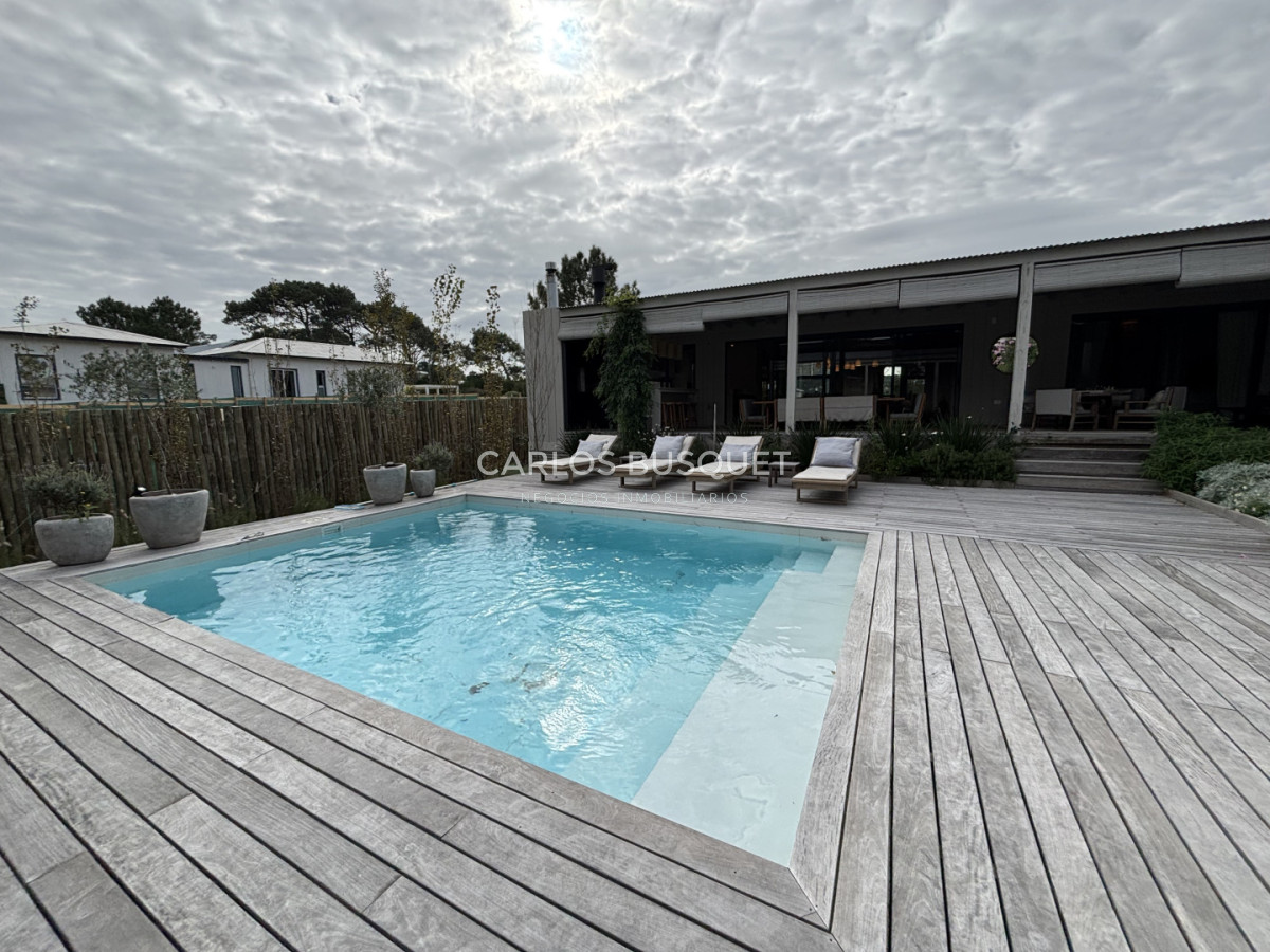Casa ID.1655 - Casa en venta de 5 dormitorios en suite en Pinar del Faro, José Ignacio