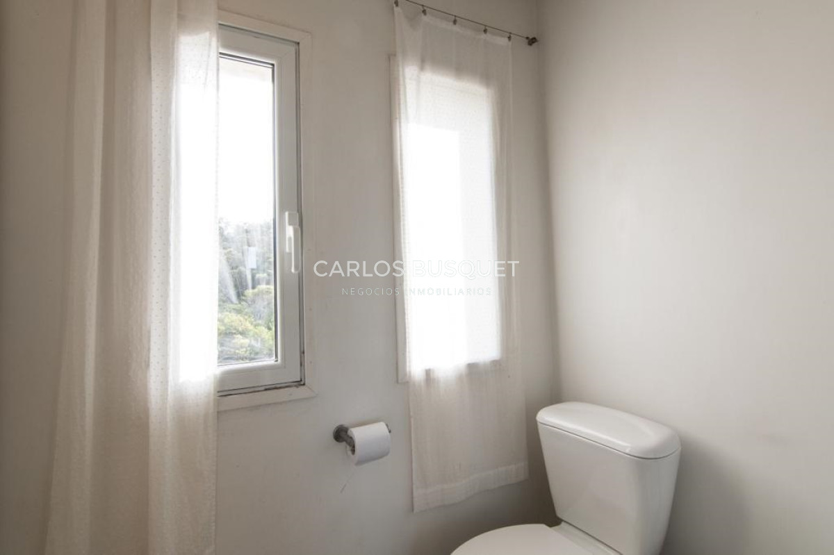 Casa ID.137 - Espectacular Casa en venta de 4 dormitorios, frente al mar en Santa Monica!