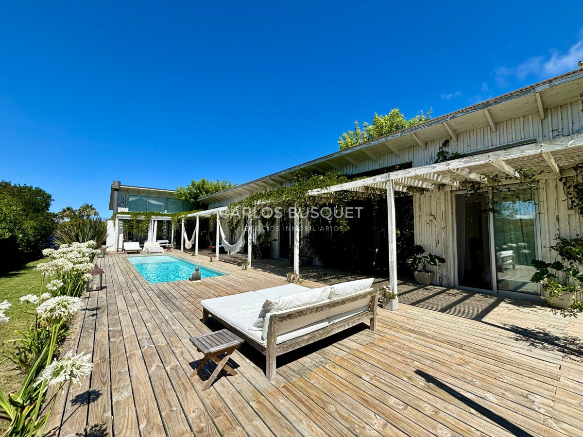 Casa ID.893 - Casa en alquiler temporal en de 4 dormitorios en Club de Mar, Jose Ignacio 