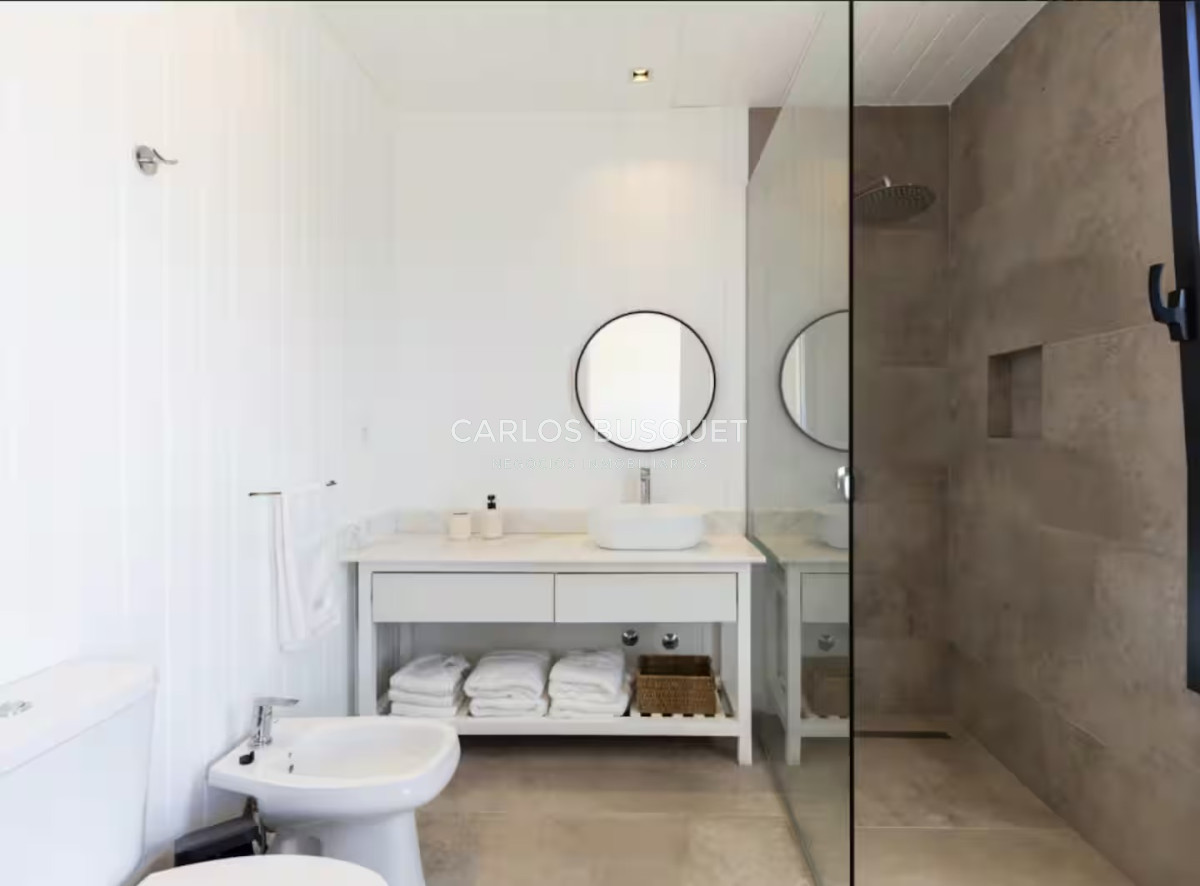 Casa ID.1366 - Casa en venta de 3 dormitorios en suite en La Juanita