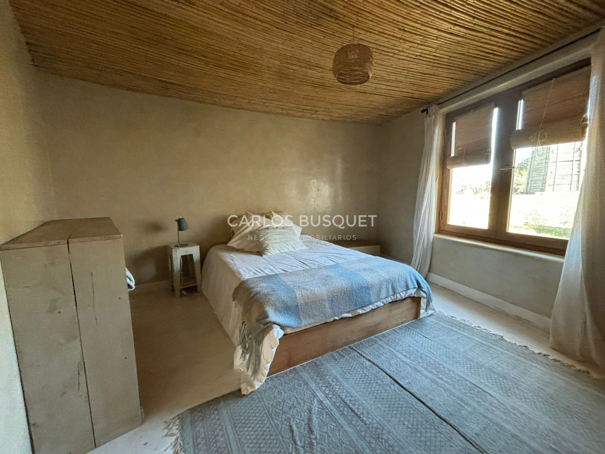 Casa ID.419 - Chacra en venta con casa de 4 dormitorios, en Camino Medellin, sobre el arroyo! 