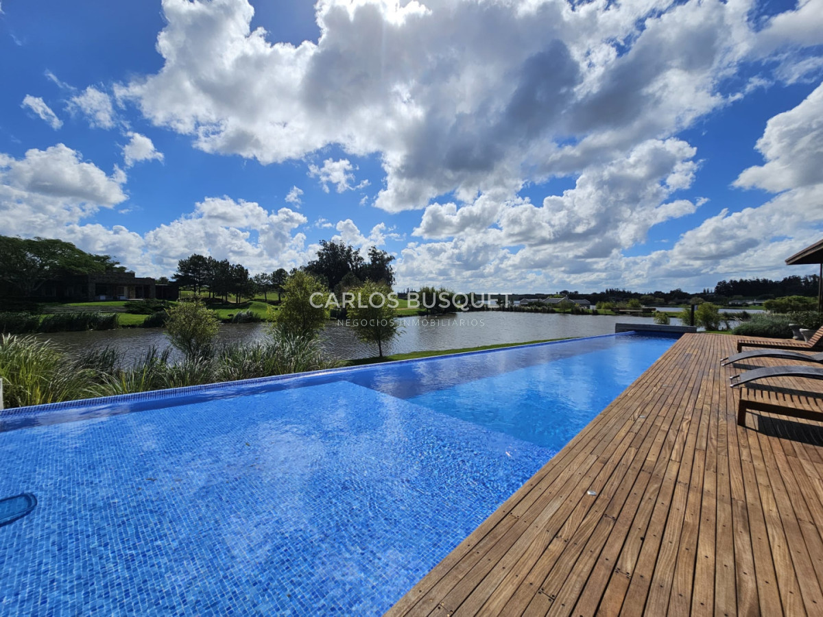 Casa ID.1620 - Venta casa de 4 dormitorios en Pueblo Mío, Manantiales 