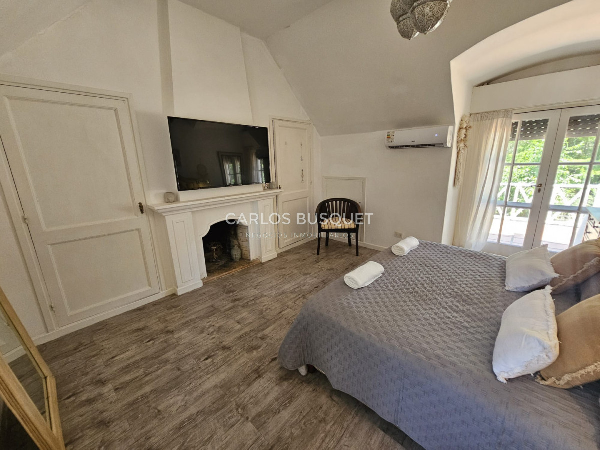 Casa ID.796 - Casa en alquiler temporal 4 dormitorios, Piscina Climatizada Punta Del Este, playa Brava 
