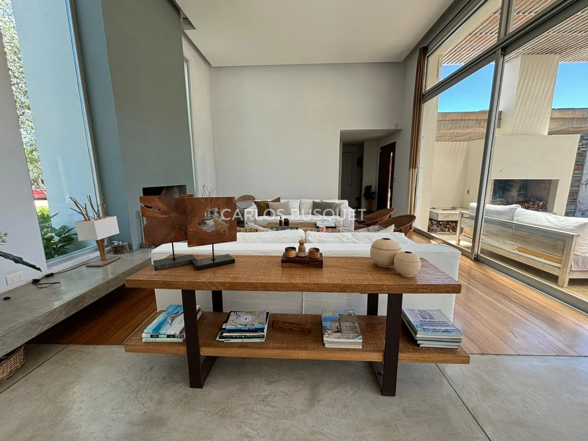 Casa ID.420 - Casa en alquiler, de 4 dormitorios, en Jose Ignacio, Club de Mar! 
