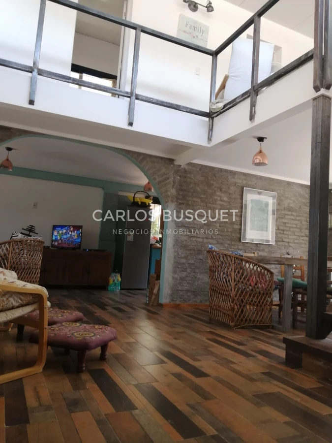 Casa ID.1040 - Casa en venta de 3 dormitorios en Pinares con Piscina