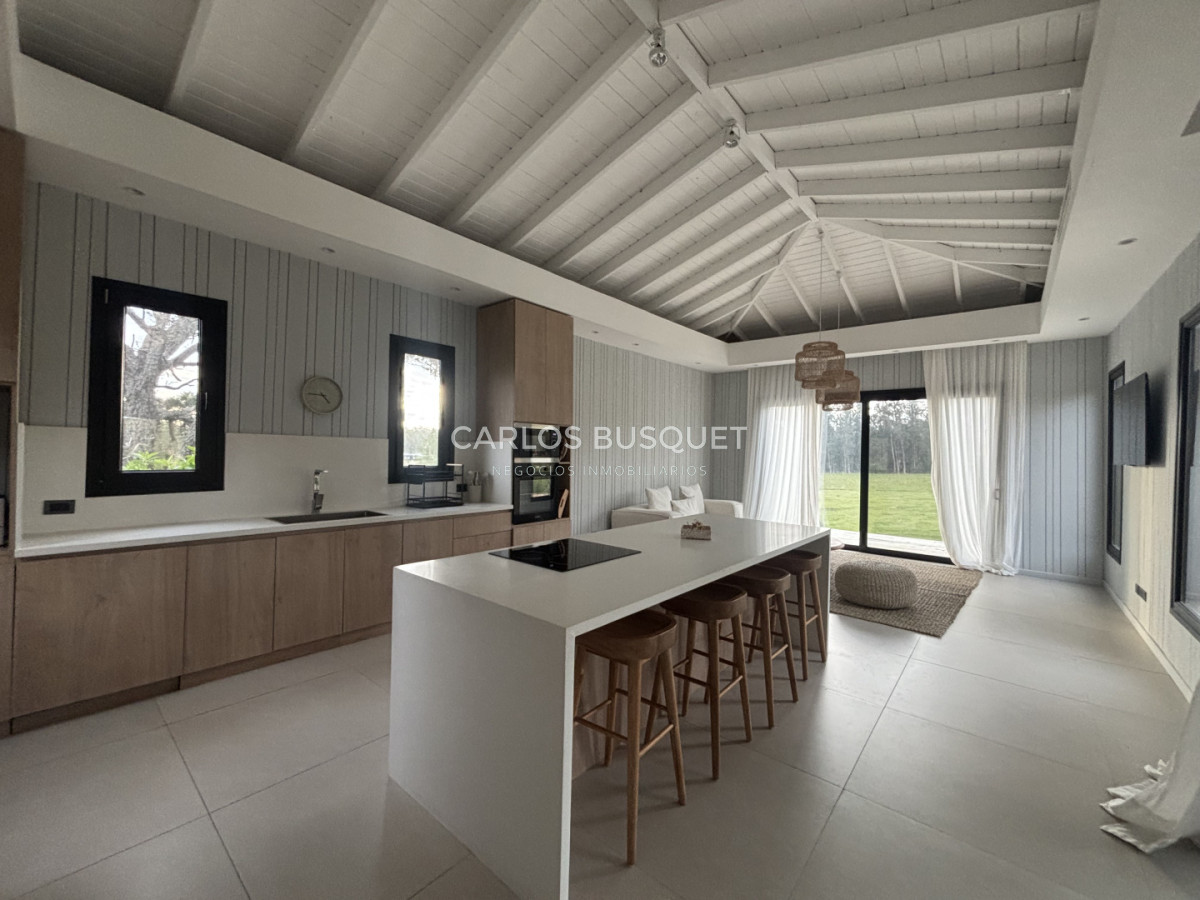 Casa ID.1645 - Venta casa de 4 dormitorios en Puerto Quetzal, La Barra